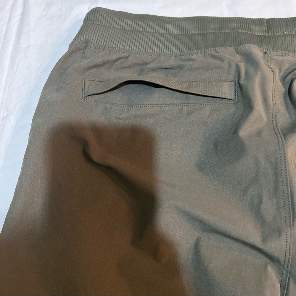 Vuori Meta Green Jogger Performance Comfort Size L - Picture 12 of 16